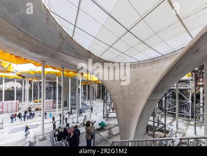 Betonkreissäule in der unterirdischen Bahnhofshalle, Tage der offenen Baustelle am neuen Hauptbahnhof, das Milliarden-Euro-Projekt Stuttgart 21 Stockfoto