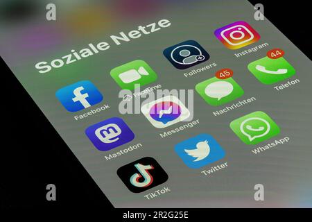 Mastodon, Microblogging-Service, Social-Media-Apps auf einem Smartphone, Studioaufnahmen, Deutschland Stockfoto