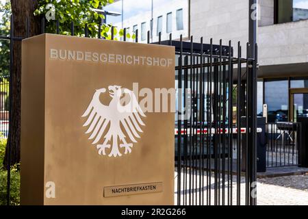 Bundesgerichtshof BGH, Außenansicht mit Bundesadler, Karlsruhe, Baden-Württemberg, Deutschland Stockfoto