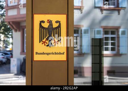 Bundesgerichtshof BGH, Außenansicht mit Bundesadler, Karlsruhe, Baden-Württemberg, Deutschland Stockfoto