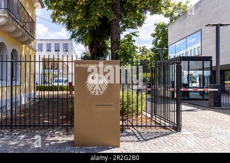 Bundesgerichtshof BGH, Außenansicht mit Bundesadler, Karlsruhe, Baden-Württemberg, Deutschland Stockfoto