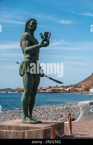 Kostbare Statue von Hautacuperche am Strand des Dorfes Valle Gran Rey in La Gomera, Kanarische Inseln Stockfoto