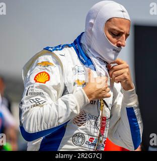 Indianapolis, USA. 19. Mai 2023. DER INDYCAR-Fahrer STEFAN WILSON (24) aus Sheffield, England, bereitet sich auf das Training für die Indianapolis 500 auf dem Indianapolis Motor Speedway in Indianapolis, USA, vor. (Kreditbild: © Walter G. Arce Sr./ZUMA Press Wire) NUR REDAKTIONELLE VERWENDUNG! Nicht für den kommerziellen GEBRAUCH! Kredit: ZUMA Press, Inc./Alamy Live News Stockfoto