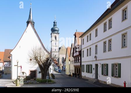 Forchheim, Marikapelle mit Blick auf die Pfarrkirche St. Martin in Oberfrankien, Bayern Stockfoto
