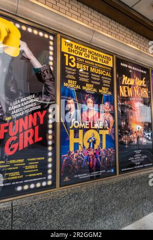 Shubert Alley Broadway Play Posters, New York City, USA 2023 Stockfoto