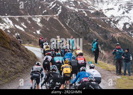 Bh, Turin, Italien. 19. Mai 2023. Giro d'Italia 2023 – Stufe 13 (Kreditbild: © Matteo Secci/ZUMA Press Wire) – NUR REDAKTIONELLE VERWENDUNG! Nicht für den kommerziellen GEBRAUCH! Kredit: ZUMA Press, Inc./Alamy Live News Stockfoto