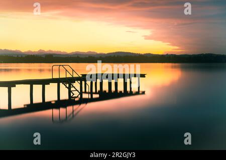 Herbst am See Starnberg, St. Heinrich, am Abend Stockfoto