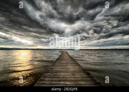 Sturm am Starnberg-See, St. Heinrich, Deutschland Stockfoto