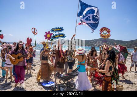 Flower Power Promotion des Pacha Clubs in Playa ses Salines, Ibiza, Stockfoto