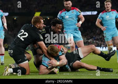 Kyle Steyn von Glasgow Warriors schießt beim ECPR Challenge Cup-Finale im Aviva Stadium in Dublin, Irland, den dritten Versuch seiner Seite. Foto: Freitag, 19. Mai 2023. Stockfoto