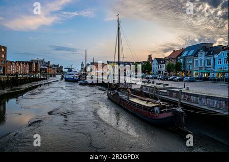 Husum-Binnenhafen, Husum, Nordfriesland, Nordseeküste, Schleswig Holstein, Deutschland, Europa Stockfoto