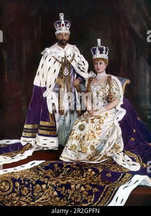 GEORGE V. in Krönungsgarderobe mit Königin Mary Ion, 1910. Mai Stockfoto