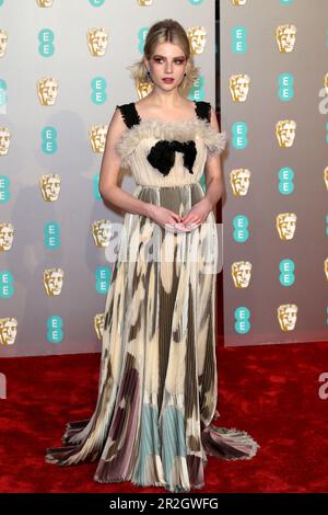 London, Großbritannien. 10. Februar 2019. Lucy Boynton nimmt an den EE British Academy Film Awards 2019 in der Royal Albert Hall in London Teil. Kredit: SOPA Images Limited/Alamy Live News Stockfoto