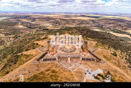 Das sternförmige Fort Santa Luzia in der Nähe von Elvas, Portugal, Grenzgebiet zu Spanien aus der Vogelperspektive Stockfoto