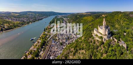 Blick aus der Vogelperspektive auf die Marksburg bei Braubach und den Rhein, Mittleres Rheintal, Deutschland Stockfoto