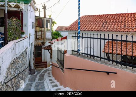 Gasse in Ano Vathy in der Stadt Samos auf der Insel Samos in Griechenland Stockfoto