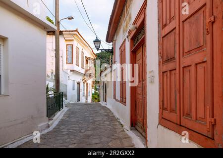 Gasse in Ano Vathy in der Stadt Samos auf der Insel Samos in Griechenland Stockfoto