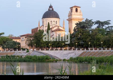 Wallfahrtsort, Santuario della Madonna di Lourdes, Heiligtum unserer Lieben Frau von Lourdes, Verona, Veneto, Italien Stockfoto