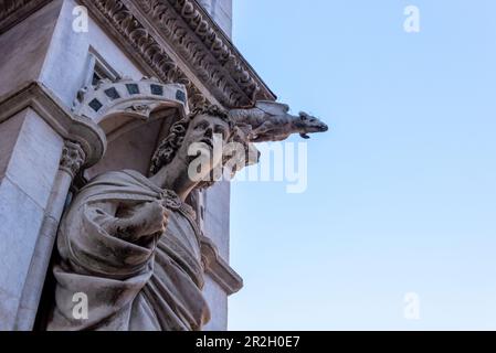 Figur auf Torre del Mangia auf Piazzo del Campo, Detail, UNESCO-Weltkulturerbe, Siena, Toskana, Italien Stockfoto