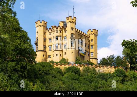 Schloss Hohenschwangau bei Schwangau im Ostallgäu in Bayern Stockfoto