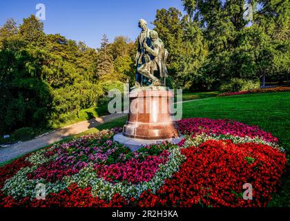 Lanner Strauss-Denkmal im Morgenlicht, Kurgärten von Baden bei Wien, Niederösterreich, Österreich Stockfoto