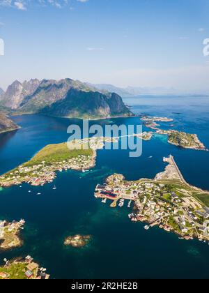 Drohnenbild aus Reineringer in Norwegen, Lofoten Stockfoto