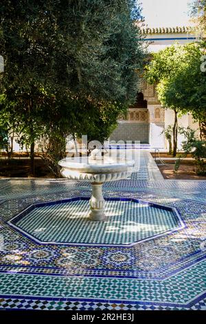Brunnen im bahia-Palast in marrakesch, marokko Stockfoto