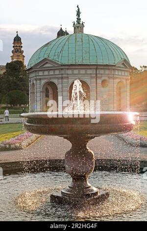 Brunnen und Tempel der Diana im Hofgarten der Residenz, München, Oberbayern, Bayern, Deutschland Stockfoto