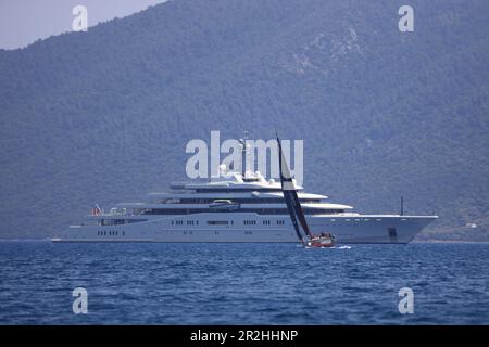 Bodrum, Türkei, Mai 07,2023 : die riesige Superyacht Eclipse, die dem russischen Geschäftsmann Roman Abramovich gehört und im Bodrum's verankert ist Stockfoto