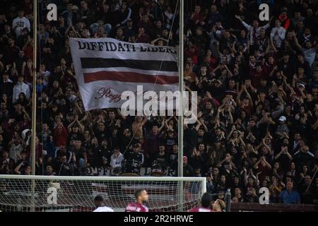 Reggio Calabria, Italien. 19. Mai 2023. Fans von Reggina während Reggina 1914 gegen Ascoli Calcio, italienisches Fußballspiel der Serie B in Reggio Calabria, Italien, Mai 19 2023 Kredit: Independent Photo Agency/Alamy Live News Stockfoto