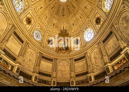 Kuppel des Kapitelhauses, stellen Sie sich die unbefleckte Empfängnis von Bartolomé Esteban Murillo vor, Kathedrale Santa María de la Sede in Sevilla, Andalusien, Sp Stockfoto