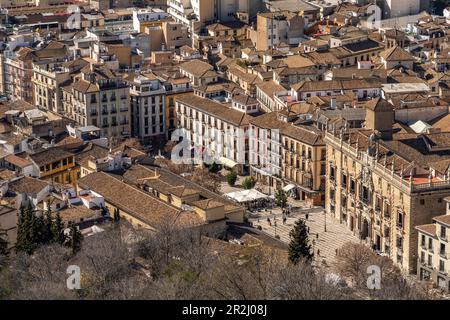 Blick auf Plaza Nueva in der Altstadt von Granada, Andalusien, Spanien Stockfoto