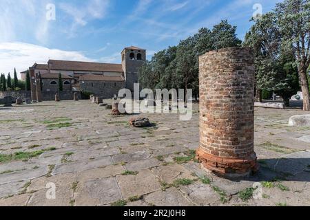 Die antiken Ruinen einer römischen Basilika in Triest, Friaul-Julisch Venetien, Italien. Stockfoto