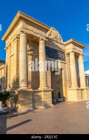 Puerta del Puente (Brückentor), ein Triumphbogen der Renaissance, Cordoba, Andalusien, Spanien, Europa Stockfoto