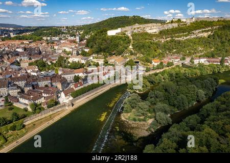Old town, Doubs river and the citadel seen from the air, Besancon, Bourgogne-Franche-Comté, France, Europe Stockfoto