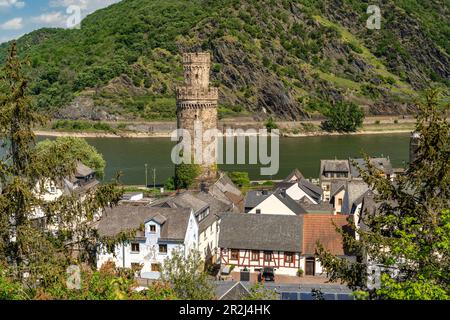 Blick auf Oberwesel mit Ochsenturm und Rhein, Weltkulturerbe Oberes Mittelrheintal, Oberwesel, Rheinland-Pfalz, Deutschland Stockfoto