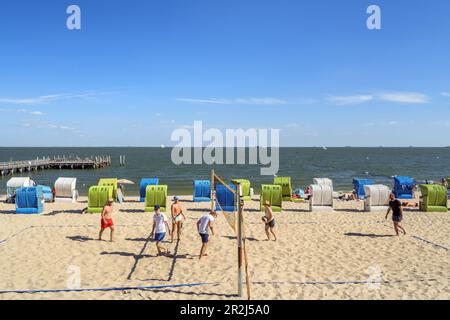 Beachvolleyball am Strand, Wyk, Insel Foehr, Schleswig-Holstein, Deutschland Stockfoto