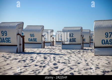 Stehkörbe am Strand, Scharbeutz an der Ostsee, Ostholstein, Schleswig-Holstein, Deutschland Stockfoto