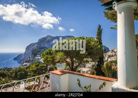 Klassische Villa mit Meerblick im Resort Capri, Capri, Golf von Neapel, Kampanien, Italien Stockfoto