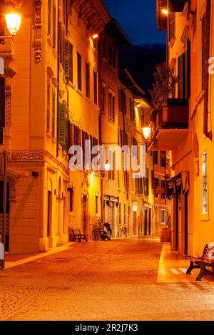 Abendstimmung in Salò, Gardasee, Italien, Europa Stockfoto