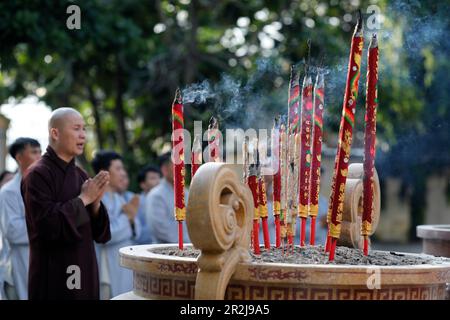 Quan am Bo Tat Tempel, buddhistische Zeremonie, Mönchbeten, Vung Tau. Vietnam, Indochina, Südostasien, Asien Stockfoto