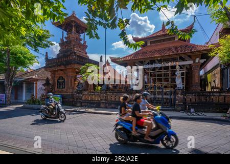 Blick auf den Tempel auf der Straße in Kuta, Kuta, Bali, Indonesien, Südostasien, Asien Stockfoto