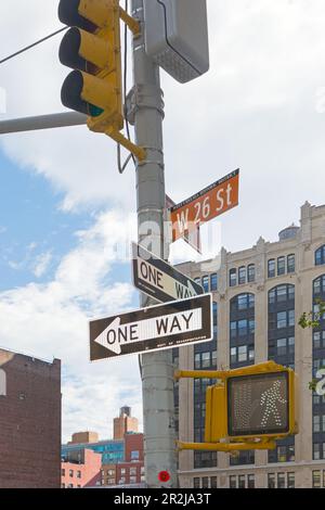 Ampel auf der 8. Avenue, Chelsea, Manhattan, New York, New York, USA Stockfoto