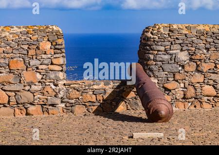 Eine alte Kanone an der Wand der Festung Forte Real de São Filipe, Ribeira Grande, Santiago Island, Kap Verde Stockfoto