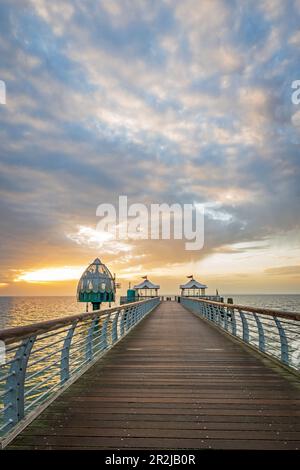 Seebruecke in Groemitz, Ostsee, Morgenstimmung, Ostholstein, Schleswig-Holstein, Deutschland Stockfoto