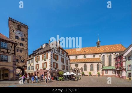 Tour des Bouchers, Grand Rue, Ribeauville, Rappoltsweiler, Haut-Rhin, Route des Vins d'Alsace, Elsass Weinstraße, Grand Est, Elsass-Champagne-Ardenne- Stockfoto