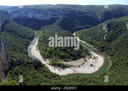 Cirque de la Madeleine vom Balcon des Templiers, Gorges de l'Ardeche, Gard, Occitanie, Frankreich Stockfoto