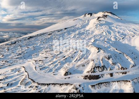 Der Gipfel im Schnee, Ätna, Catania, Sizilien, Italien, Europa Stockfoto
