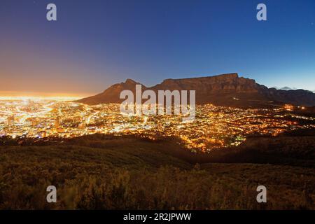 Blick vom Signal Hill Road in Kapstadt und Table Mountain, RSA, Western Cape, Südafrika, Afrika Stockfoto