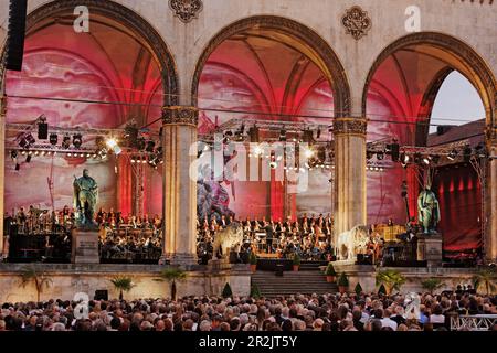 Orchester in Feldherrnhalle während Klassik bin Odeonsplatz Konzerte, München, Upper Bavaria, Bavaria, Germany Stockfoto
